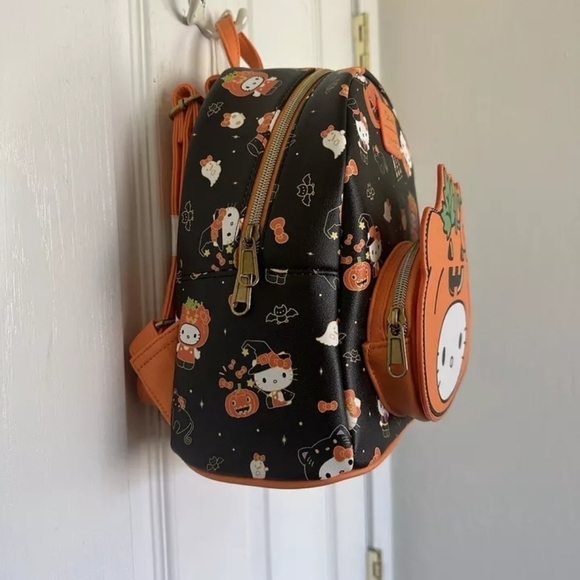 Hello Kitty Loungefly Pumpkin Mini Backpack – Halloween Edition - NWT main image 8